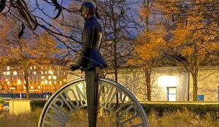 Čeští "věrozvěstové" cyklistiky mají v Praze svůj pomník